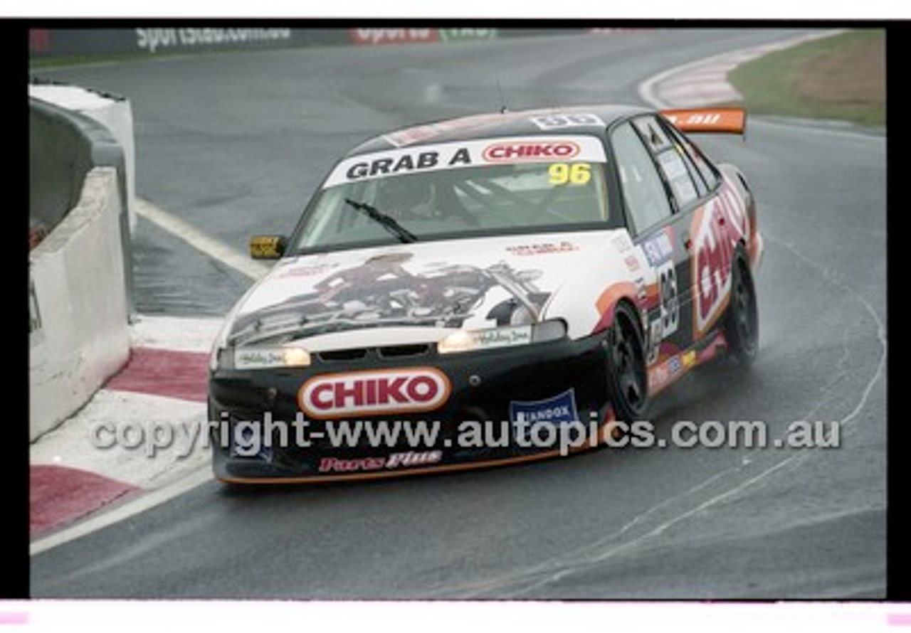FIA 1000 Bathurst 19th November 2000 - Photographer Marshall Cass - Code 00-MC-B00-335