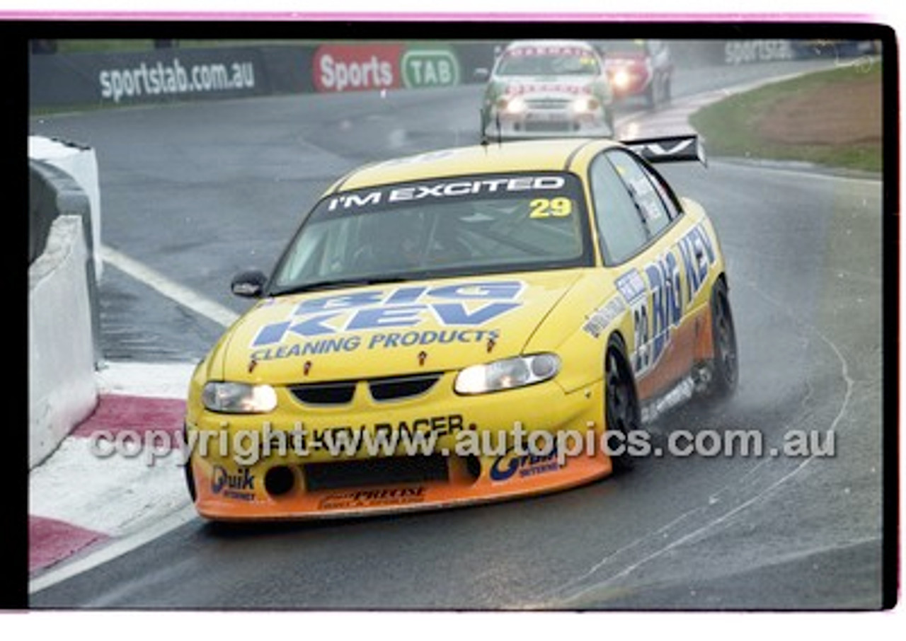 FIA 1000 Bathurst 19th November 2000 - Photographer Marshall Cass - Code 00-MC-B00-348