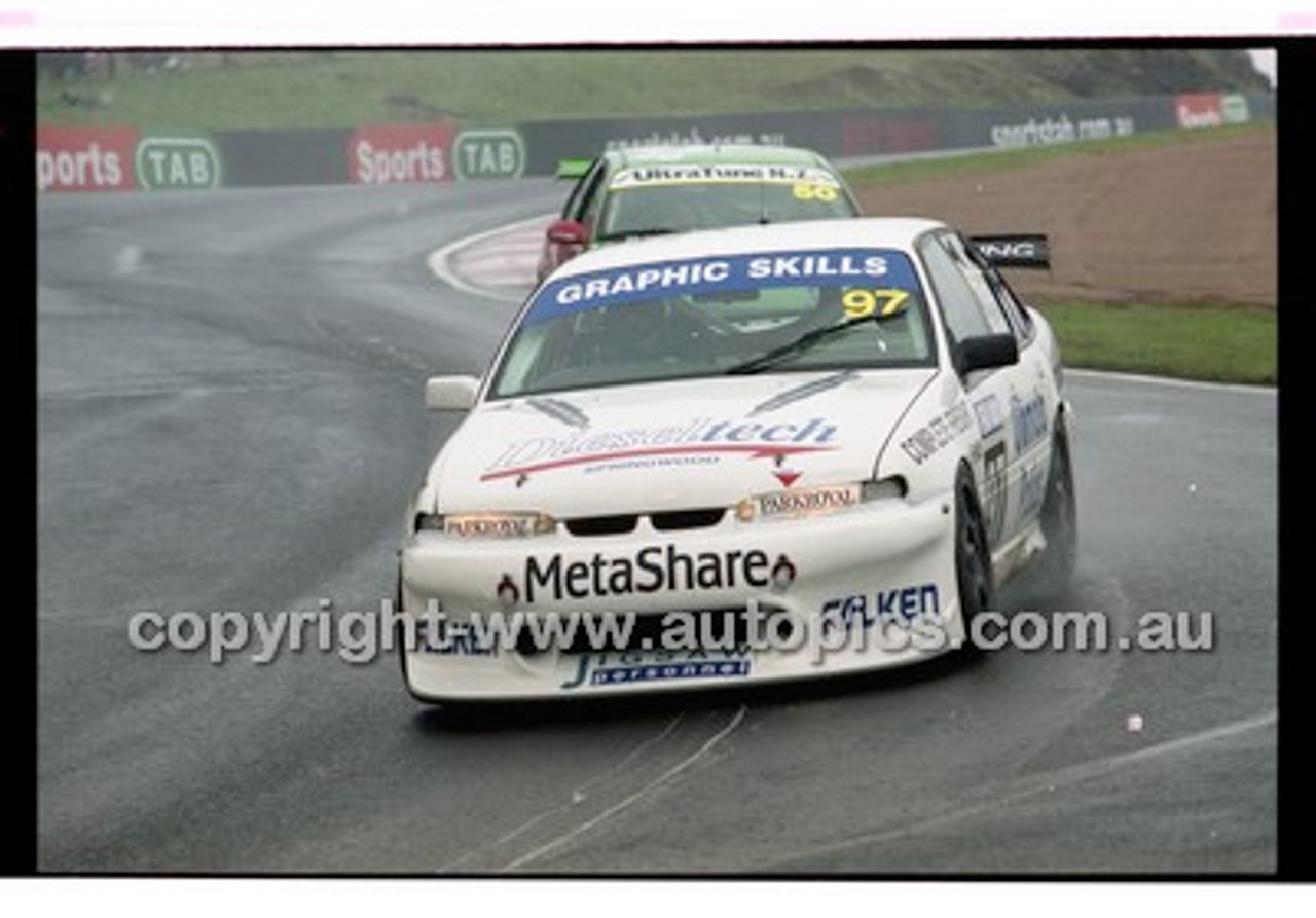 FIA 1000 Bathurst 19th November 2000 - Photographer Marshall Cass - Code 00-MC-B00-353