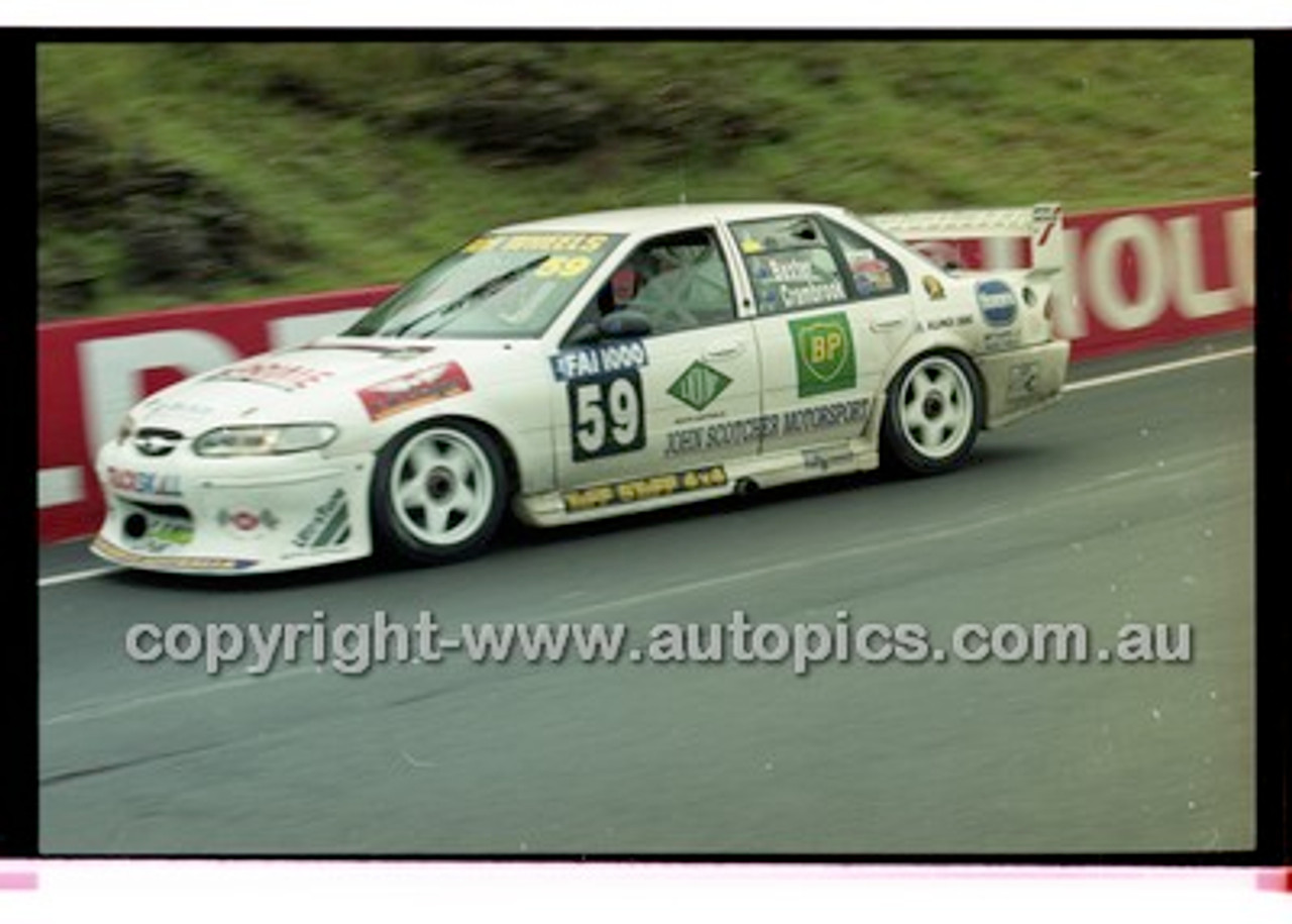 FIA 1000 Bathurst 19th November 2000 - Photographer Marshall Cass - Code 00-MC-B00-355