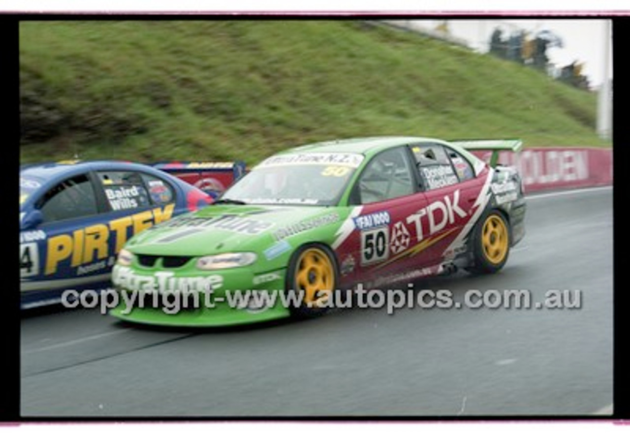 FIA 1000 Bathurst 19th November 2000 - Photographer Marshall Cass - Code 00-MC-B00-358