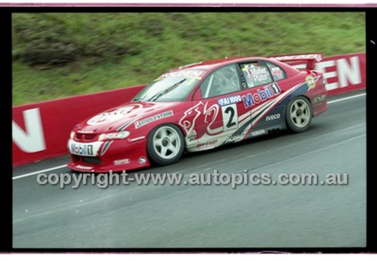 FIA 1000 Bathurst 19th November 2000 - Photographer Marshall Cass - Code 00-MC-B00-365