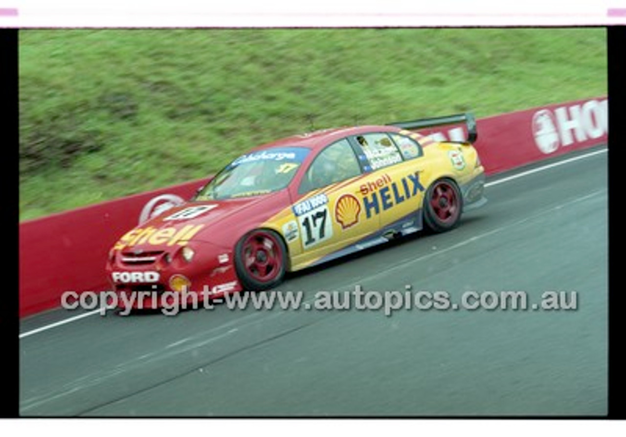 FIA 1000 Bathurst 19th November 2000 - Photographer Marshall Cass - Code 00-MC-B00-371