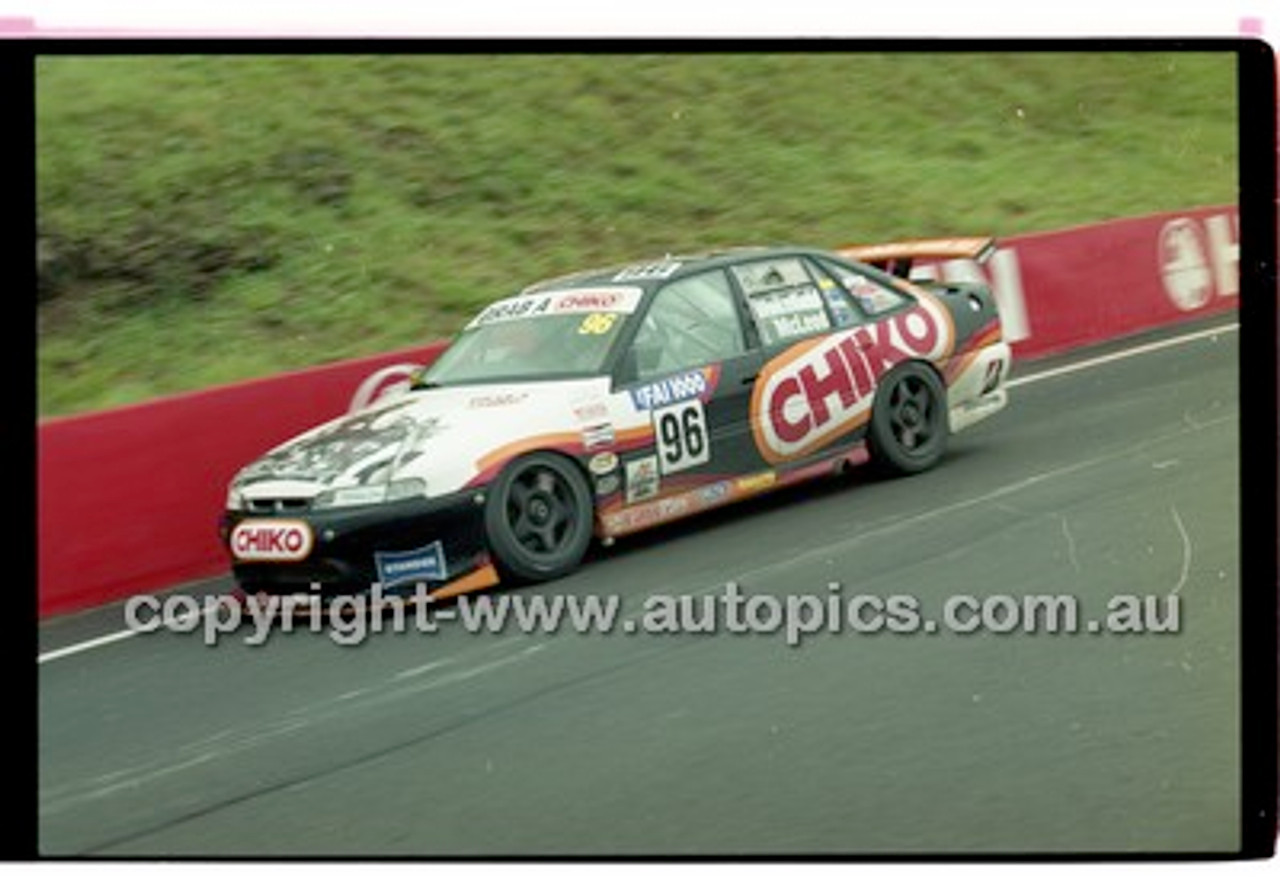 FIA 1000 Bathurst 19th November 2000 - Photographer Marshall Cass - Code 00-MC-B00-373
