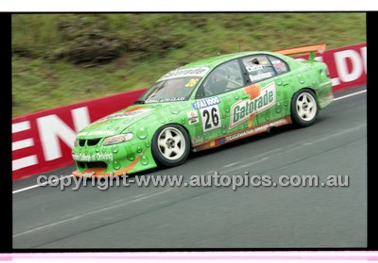 FIA 1000 Bathurst 19th November 2000 - Photographer Marshall Cass - Code 00-MC-B00-375