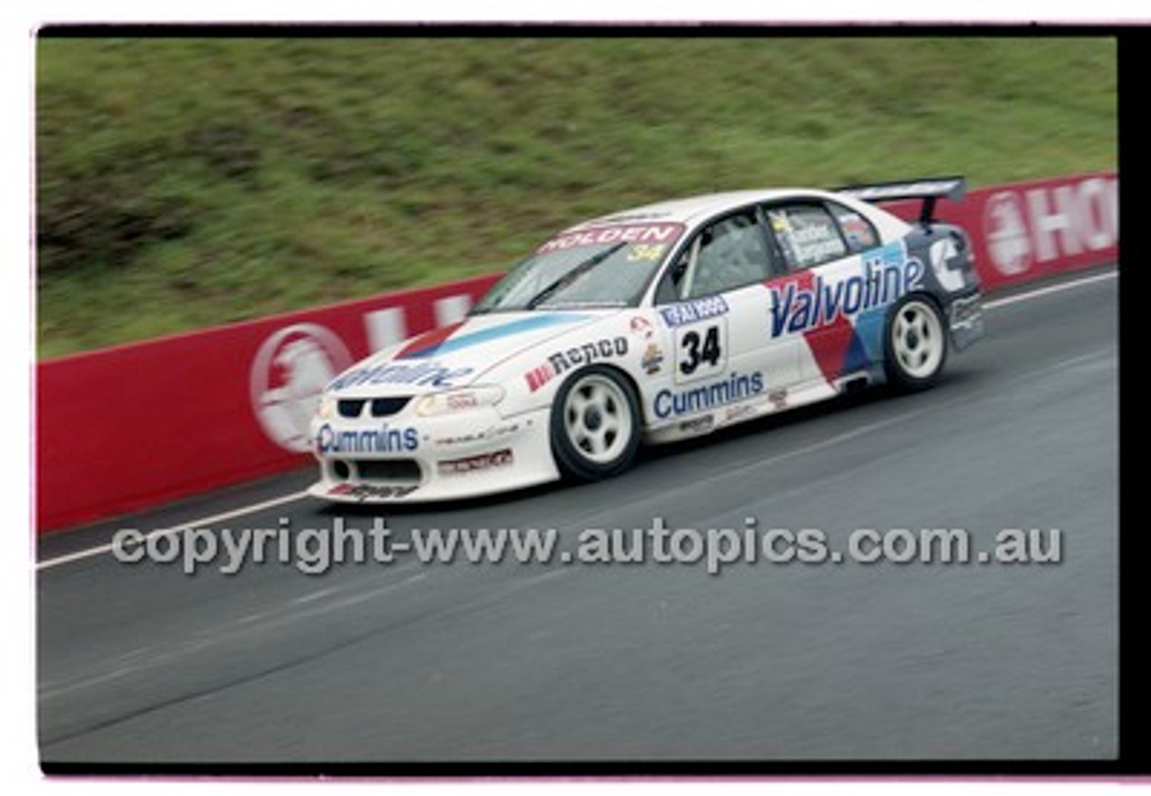 FIA 1000 Bathurst 19th November 2000 - Photographer Marshall Cass - Code 00-MC-B00-380
