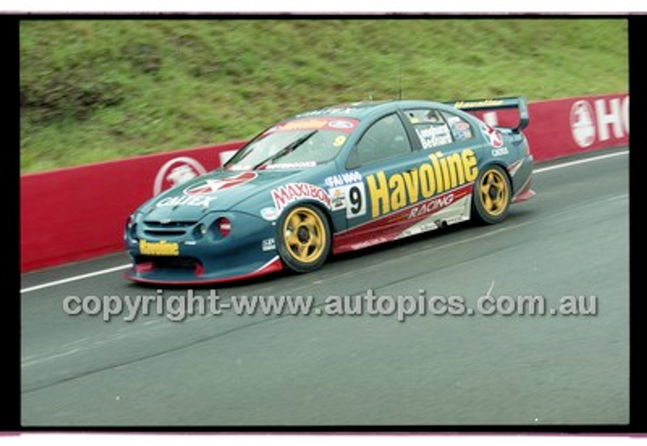 FIA 1000 Bathurst 19th November 2000 - Photographer Marshall Cass - Code 00-MC-B00-384