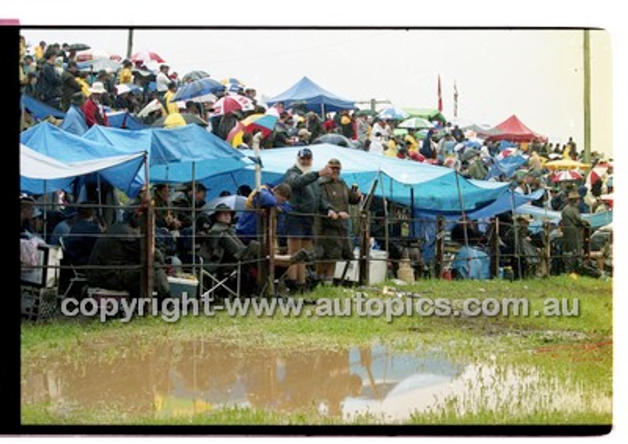 FIA 1000 Bathurst 19th November 2000 - Photographer Marshall Cass - Code 00-MC-B00-428