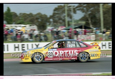 FIA 1000 Bathurst 19th November 2000 - Photographer Marshall Cass - Code 00-MC-B00-479