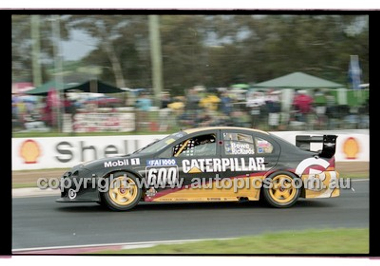 FIA 1000 Bathurst 19th November 2000 - Photographer Marshall Cass - Code 00-MC-B00-487