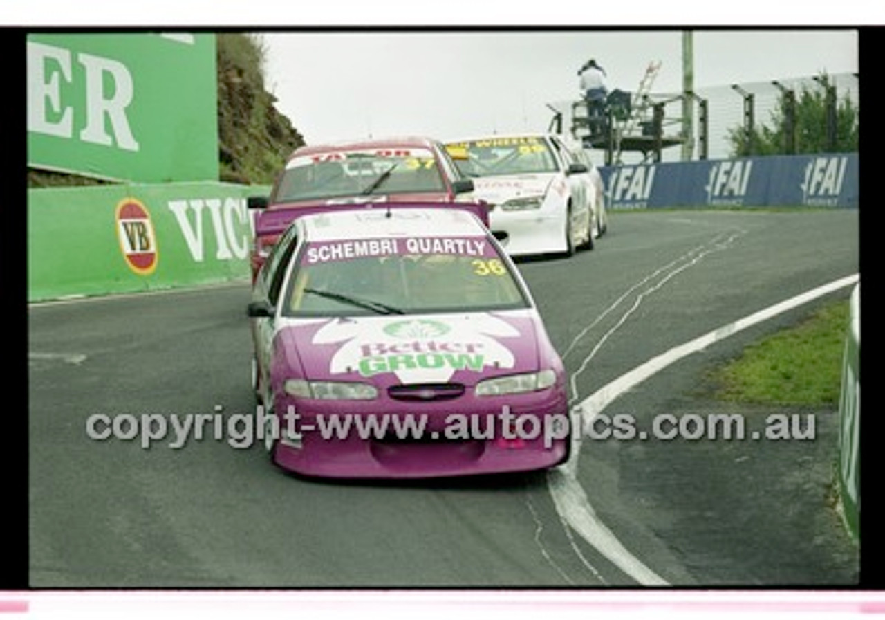 FIA 1000 Bathurst 19th November 2000 - Photographer Marshall Cass - Code 00-MC-B00-502