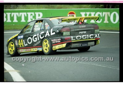 FIA 1000 Bathurst 19th November 2000 - Photographer Marshall Cass - Code 00-MC-B00-566