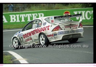 FIA 1000 Bathurst 19th November 2000 - Photographer Marshall Cass - Code 00-MC-B00-573
