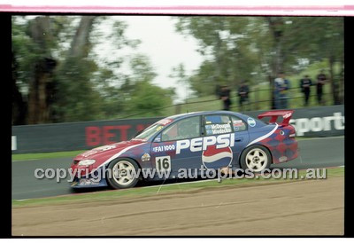 FIA 1000 Bathurst 19th November 2000 - Photographer Marshall Cass - Code 00-MC-B00-591