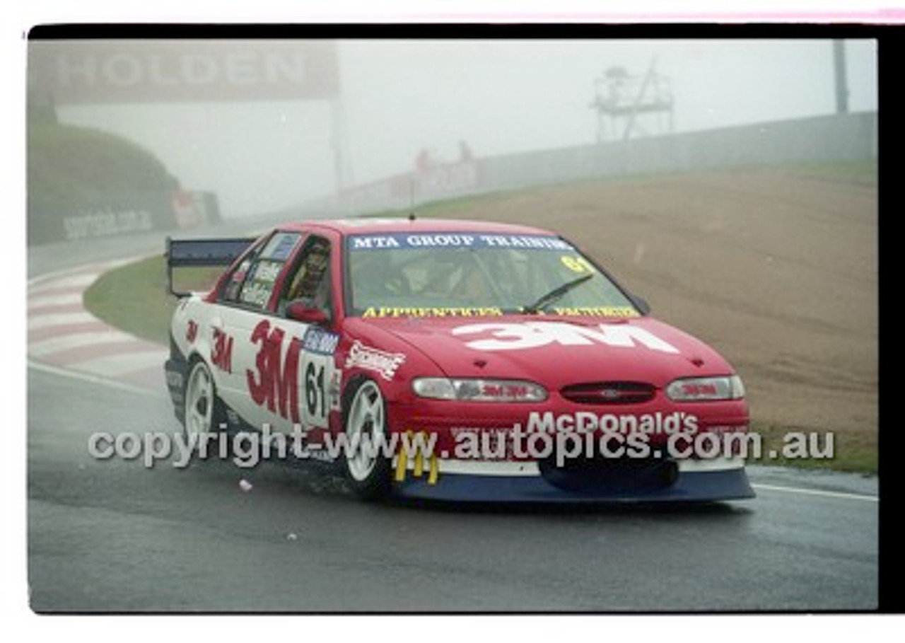 FIA 1000 Bathurst 19th November 2000 - Photographer Marshall Cass - Code 00-MC-B00-614