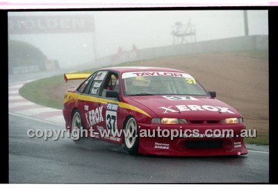 FIA 1000 Bathurst 19th November 2000 - Photographer Marshall Cass - Code 00-MC-B00-618