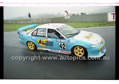 FIA 1000 Bathurst 19th November 2000 - Photographer Marshall Cass - Code 00-MC-B00-665