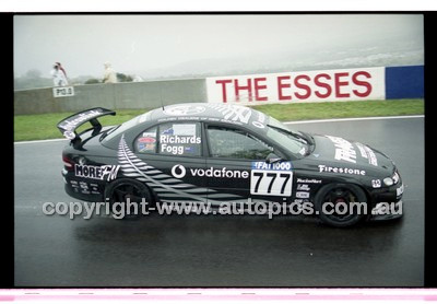 FIA 1000 Bathurst 19th November 2000 - Photographer Marshall Cass - Code 00-MC-B00-670