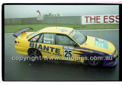 FIA 1000 Bathurst 19th November 2000 - Photographer Marshall Cass - Code 00-MC-B00-686
