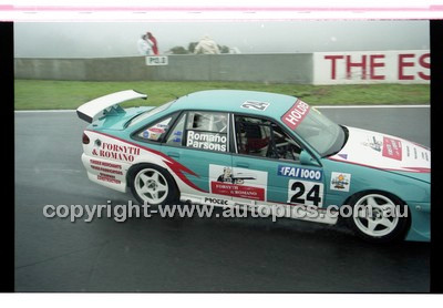 FIA 1000 Bathurst 19th November 2000 - Photographer Marshall Cass - Code 00-MC-B00-689