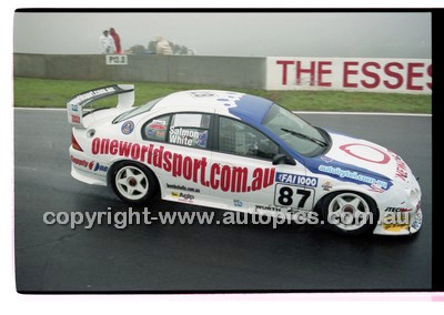 FIA 1000 Bathurst 19th November 2000 - Photographer Marshall Cass - Code 00-MC-B00-692