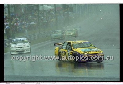 FIA 1000 Bathurst 19th November 2000 - Photographer Marshall Cass - Code 00-MC-B00-718