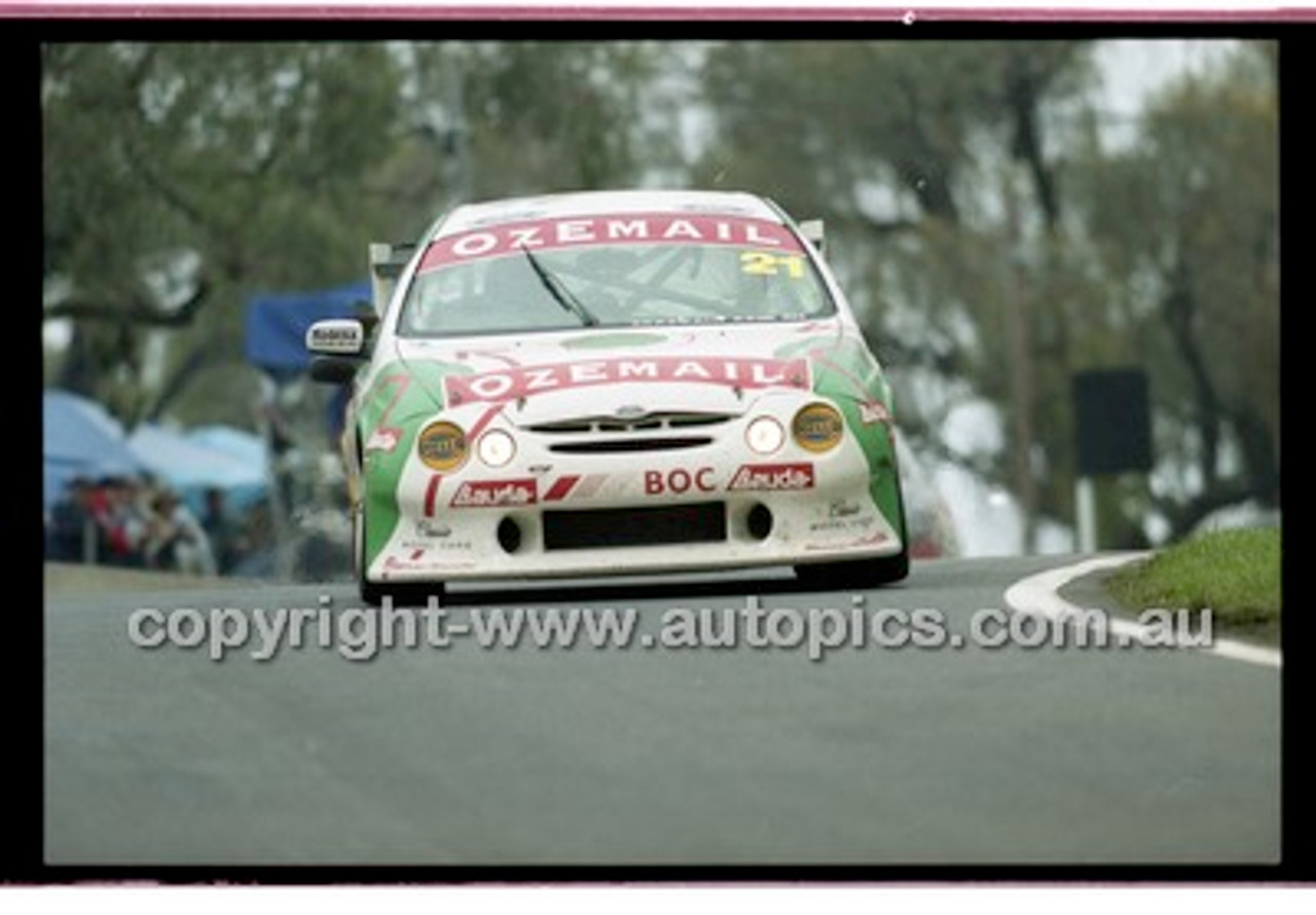 FIA 1000 Bathurst 19th November 2000 - Photographer Marshall Cass - Code 00-MC-B00-750