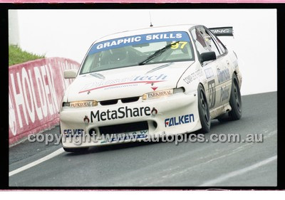 FIA 1000 Bathurst 19th November 2000 - Photographer Marshall Cass - Code 00-MC-B00-796