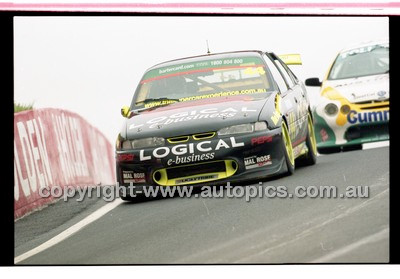 FIA 1000 Bathurst 19th November 2000 - Photographer Marshall Cass - Code 00-MC-B00-800