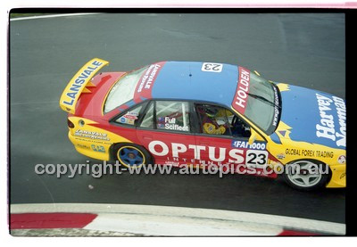 FIA 1000 Bathurst 19th November 2000 - Photographer Marshall Cass - Code 00-MC-B00-818