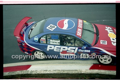 FIA 1000 Bathurst 19th November 2000 - Photographer Marshall Cass - Code 00-MC-B00-822