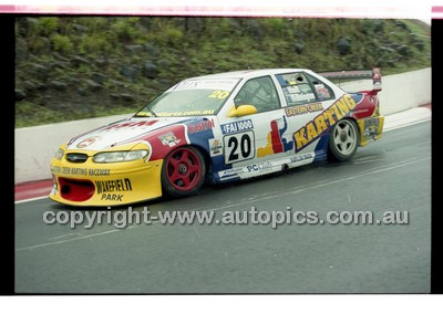 FIA 1000 Bathurst 19th November 2000 - Photographer Marshall Cass - Code 00-MC-B00-842