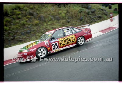 FIA 1000 Bathurst 19th November 2000 - Photographer Marshall Cass - Code 00-MC-B00-855