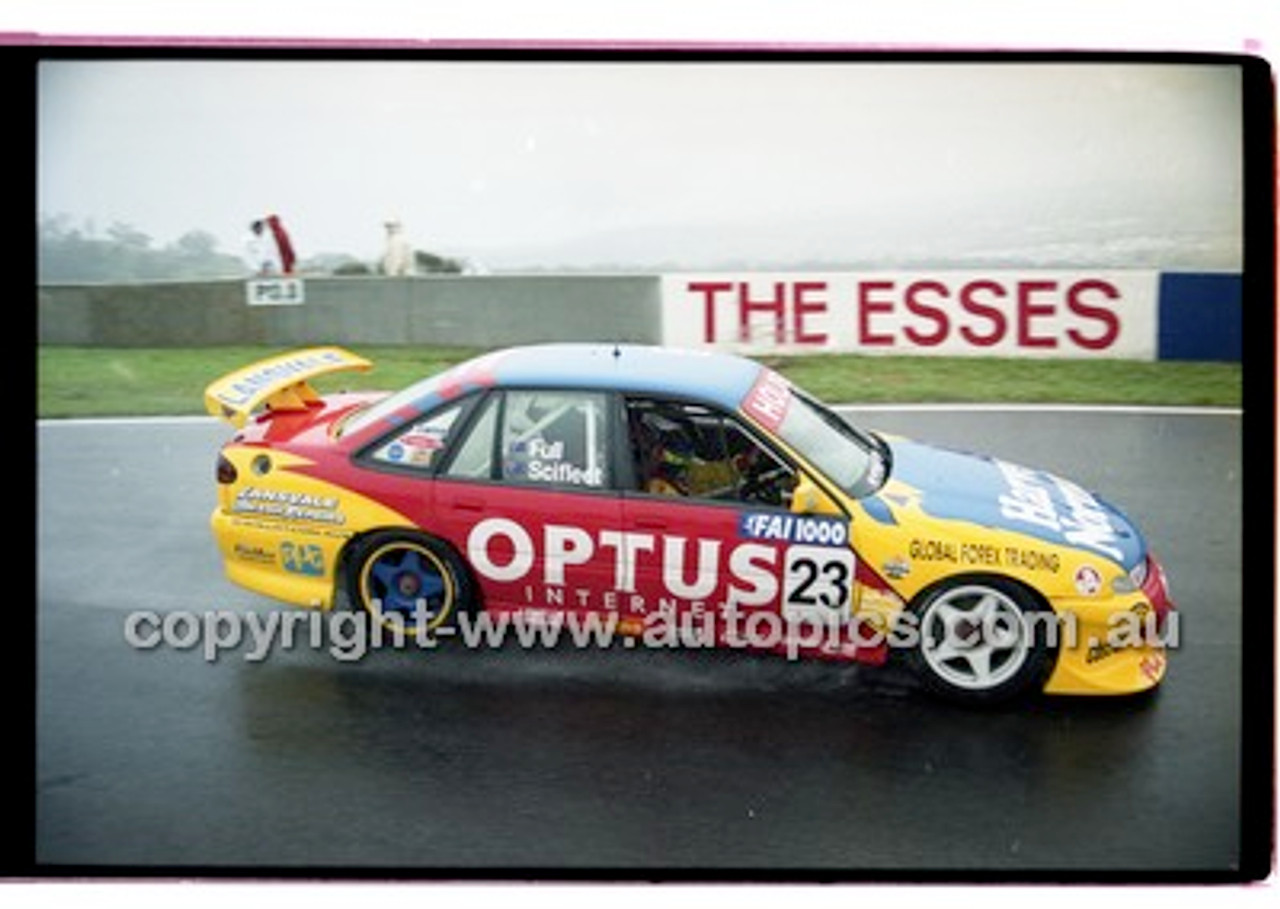 FIA 1000 Bathurst 19th November 2000 - Photographer Marshall Cass - Code 00-MC-B00-888
