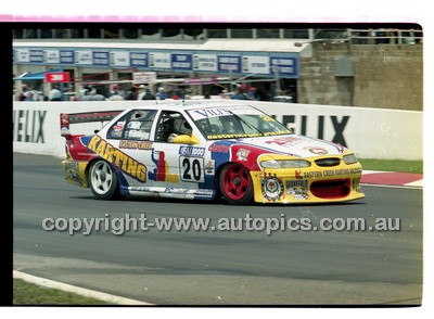 FIA 1000 Bathurst 19th November 2000 - Photographer Marshall Cass - Code 00-MC-B00-918