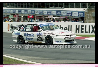 FIA 1000 Bathurst 19th November 2000 - Photographer Marshall Cass - Code 00-MC-B00-920