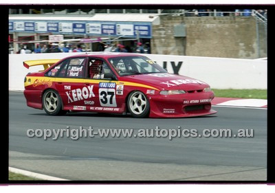 FIA 1000 Bathurst 19th November 2000 - Photographer Marshall Cass - Code 00-MC-B00-926