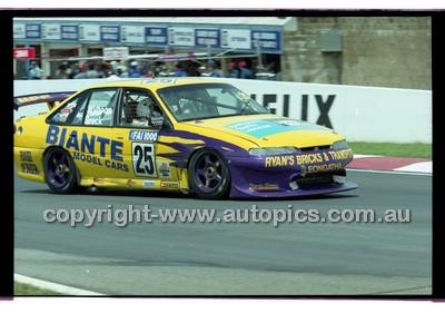 FIA 1000 Bathurst 19th November 2000 - Photographer Marshall Cass - Code 00-MC-B00-929