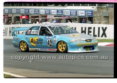 FIA 1000 Bathurst 19th November 2000 - Photographer Marshall Cass - Code 00-MC-B00-937