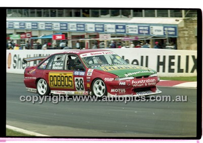 FIA 1000 Bathurst 19th November 2000 - Photographer Marshall Cass - Code 00-MC-B00-948