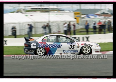 FIA 1000 Bathurst 19th November 2000 - Photographer Marshall Cass - Code 00-MC-B00-980
