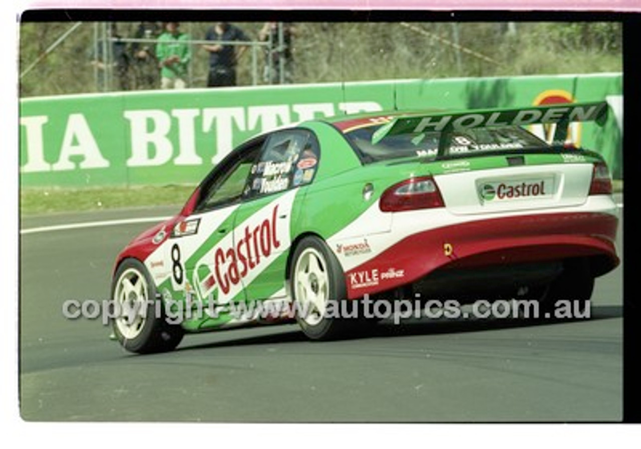 Bathurst 1000, 2001 - Photographer Marshall Cass - Code 01-MC-B01-019