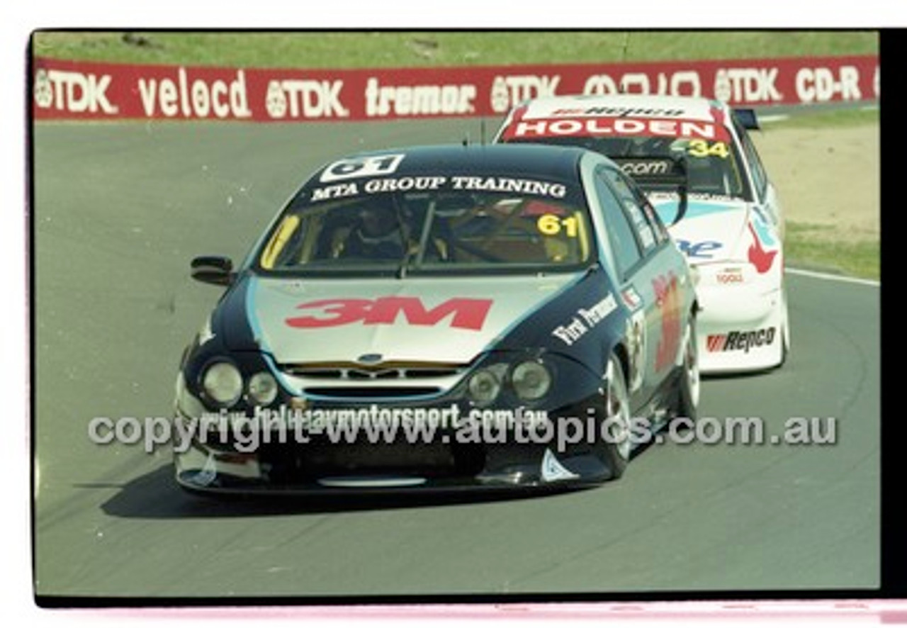 Bathurst 1000, 2001 - Photographer Marshall Cass - Code 01-MC-B01-025