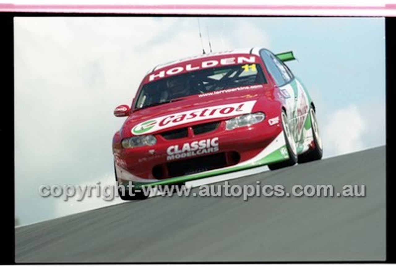 Bathurst 1000, 2001 - Photographer Marshall Cass - Code 01-MC-B01-044