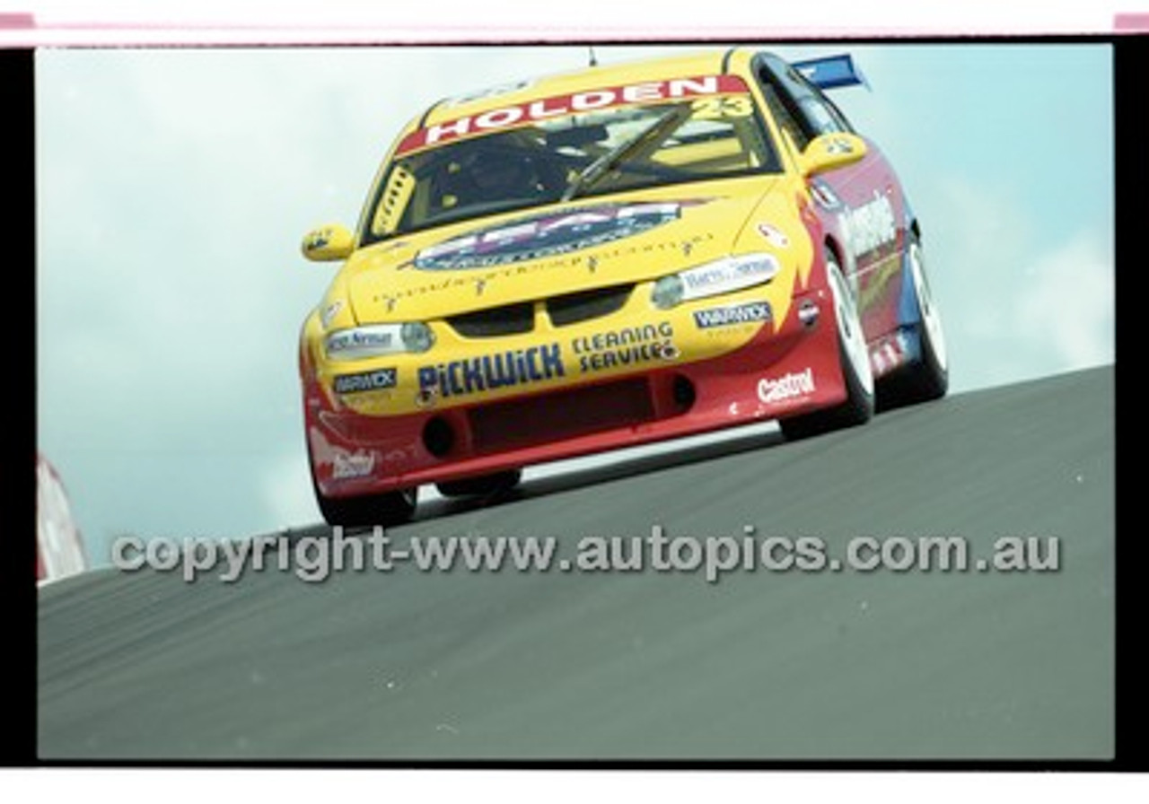 Bathurst 1000, 2001 - Photographer Marshall Cass - Code 01-MC-B01-047