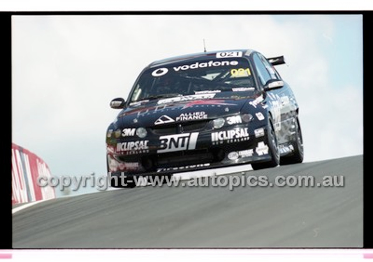 Bathurst 1000, 2001 - Photographer Marshall Cass - Code 01-MC-B01-051