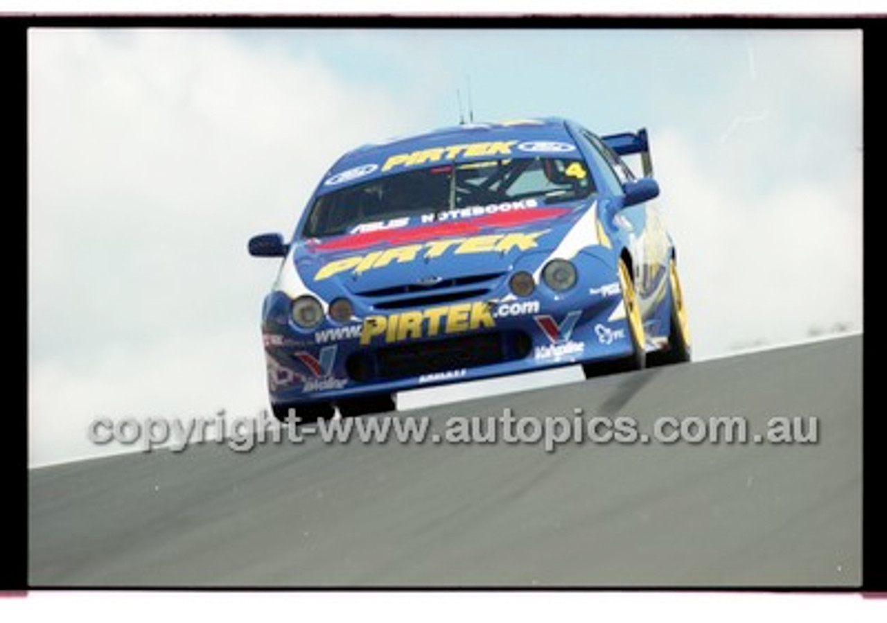 Bathurst 1000, 2001 - Photographer Marshall Cass - Code 01-MC-B01-059