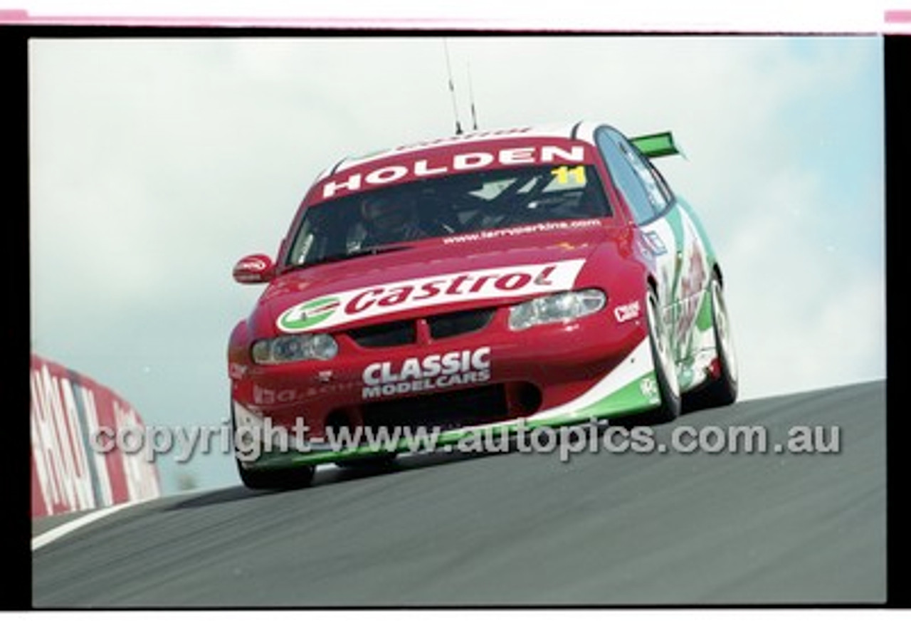 Bathurst 1000, 2001 - Photographer Marshall Cass - Code 01-MC-B01-068