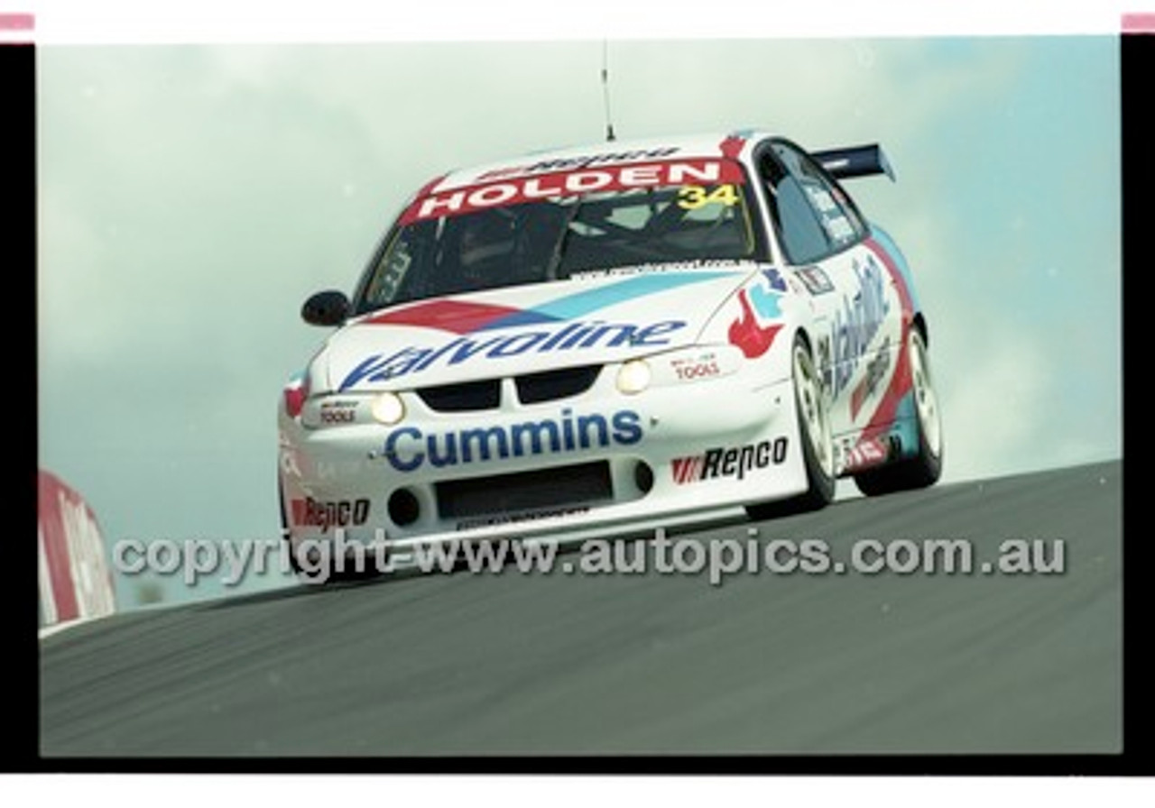 Bathurst 1000, 2001 - Photographer Marshall Cass - Code 01-MC-B01-071