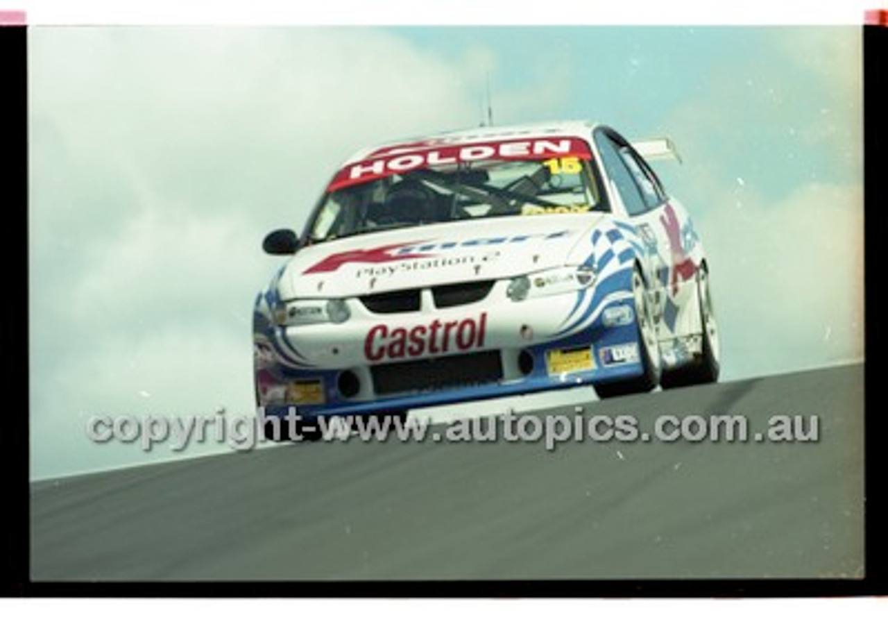 Bathurst 1000, 2001 - Photographer Marshall Cass - Code 01-MC-B01-072